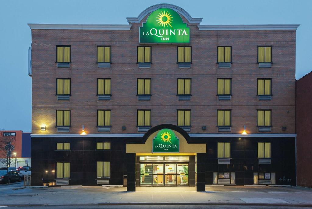 La Quinta Inn by Wyndham Queens (New York City) Main image 1